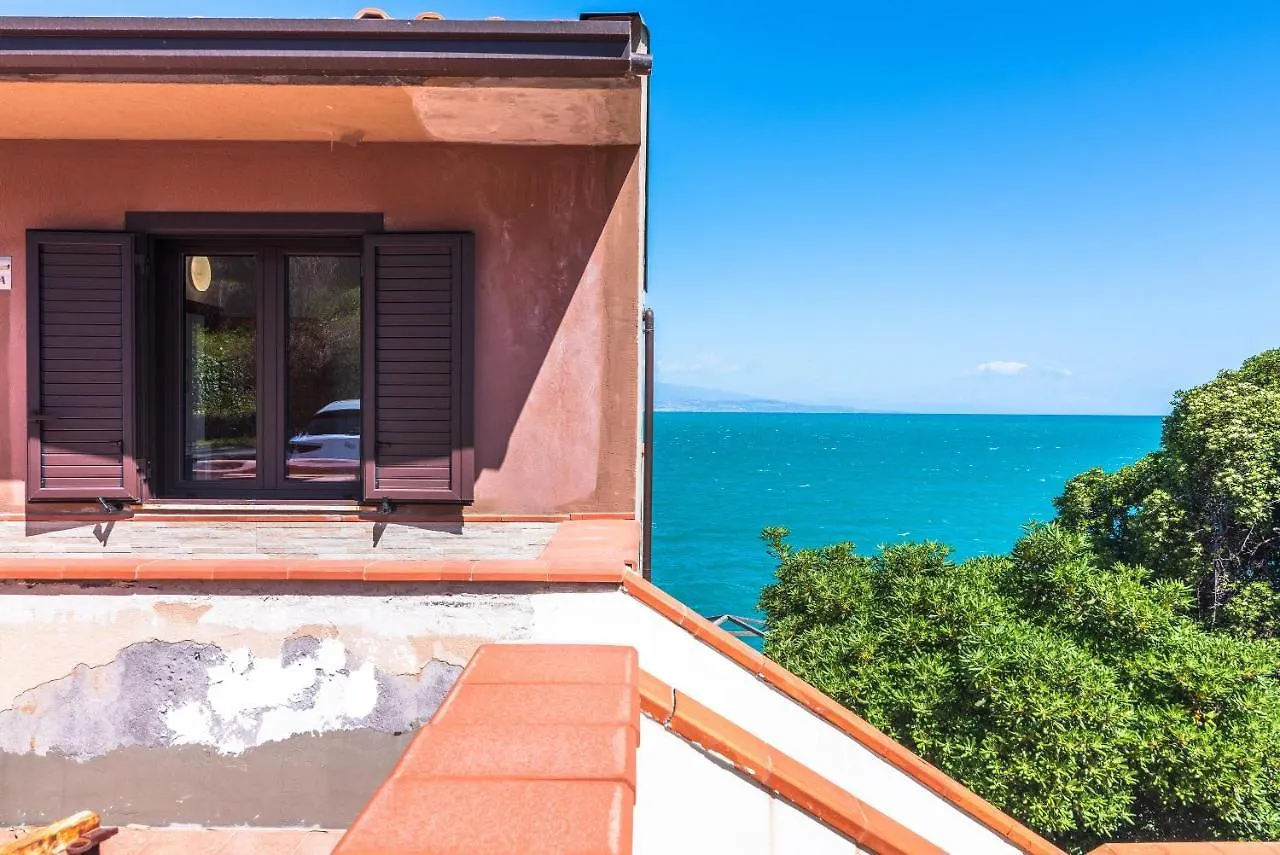 La Terrazza Sul Mare Apartman Agnone Bagni 0*,